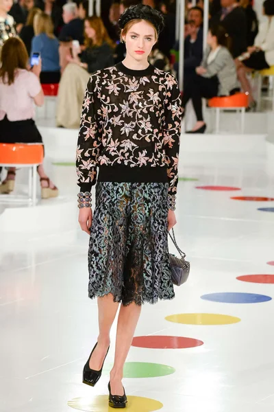 Look 76